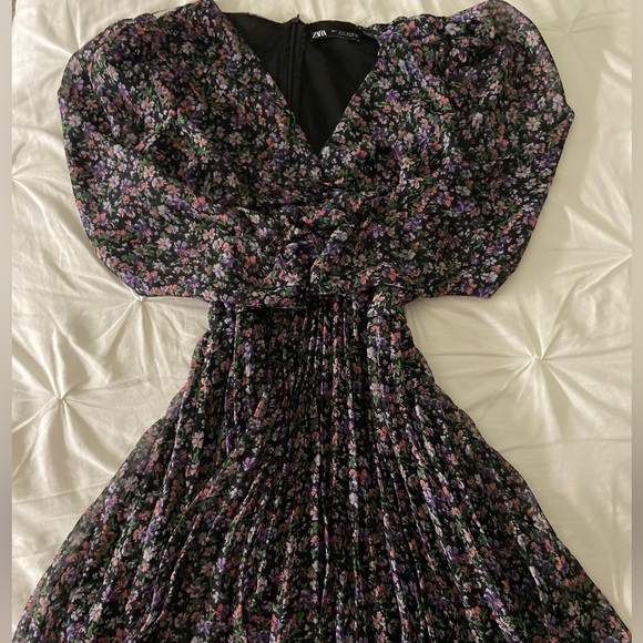 Zara Dresses & Skirts - NEW ZARA FLORAL PRINT MINI DRESS MULTICOLORED